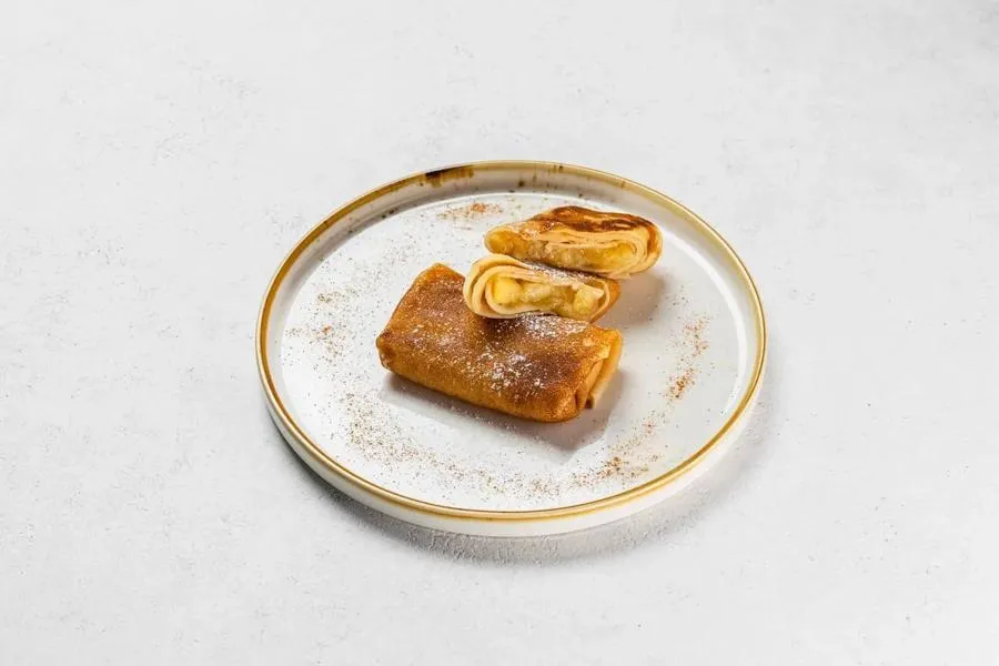 Блинчики с яблоком и корицей